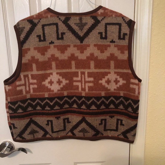 Woolen V-Neck Zipper Vest - Native Print - Size Medium - Color: Brown & Black - Picture 2 of 3